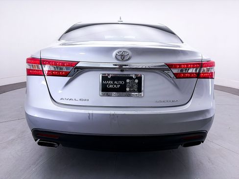 Used 2013 Toyota Avalon Limited w/ Technology Pkg FWD image 11