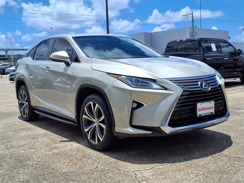 Used 2017 Lexus RX 350 FWD w/ Premium Package image 2