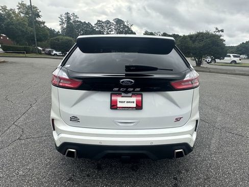 Used 2022 Ford Edge ST w/ Equipment Group 401A image 4
