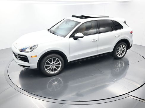 Used 2021 Porsche Cayenne image 31