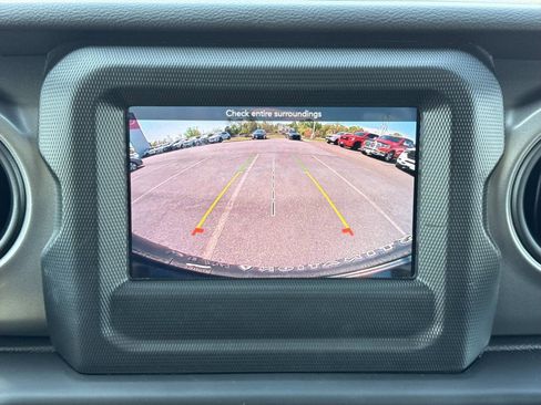 Used 2023 Jeep Wrangler Unlimited Sport AWD/4WD image 10