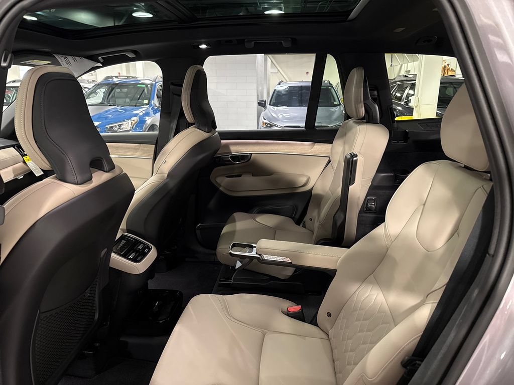 Used 2026 Volvo XC90 B6 Plus w/ Protection Package Premier AWD/4WD image 22