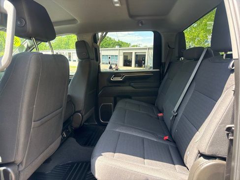 Used 2025 Chevrolet Silverado 2500 LT w/ Convenience Package image 34