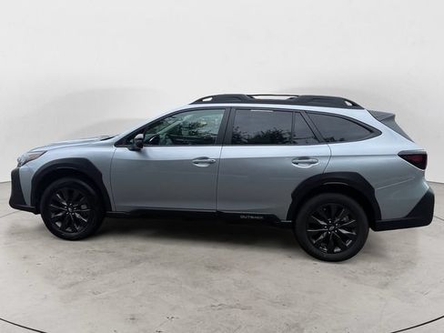 Used 2025 Subaru Outback Onyx Edition AWD/4WD image 8