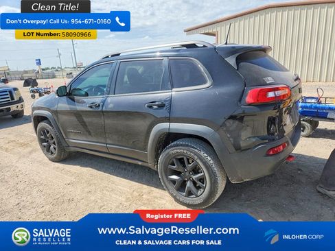 Used 2018 Jeep Cherokee Trailhawk w/ Quick Order Package 27L AWD/4WD image 3