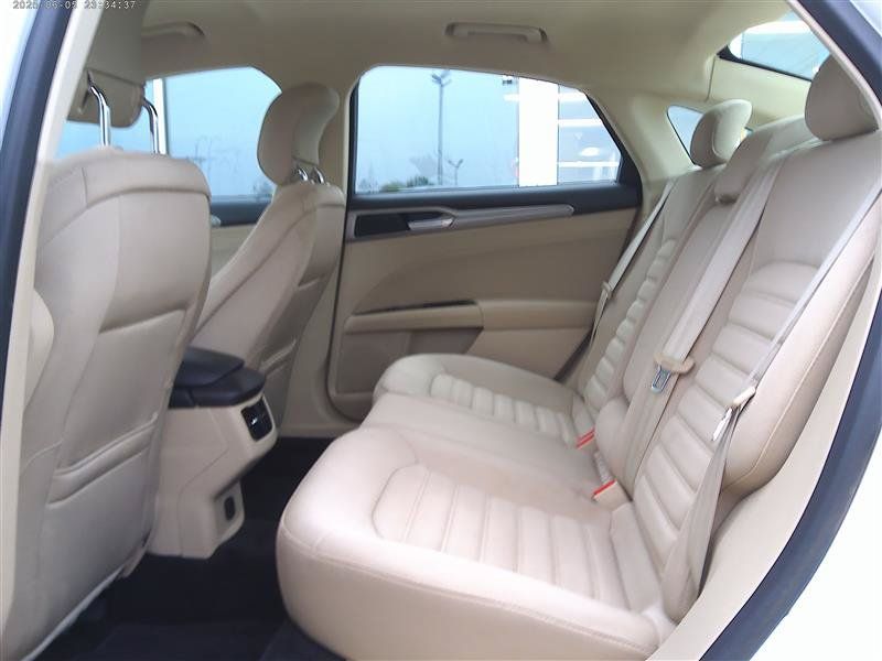 Used 2013 Ford Fusion SE FWD image 6