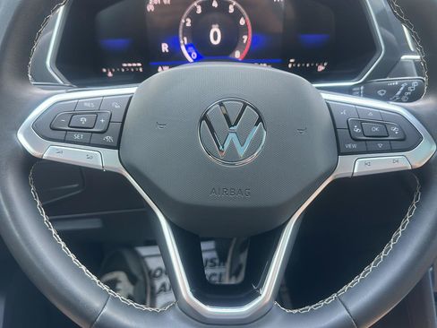 Used 2023 Volkswagen Tiguan SE AWD/4WD image 24