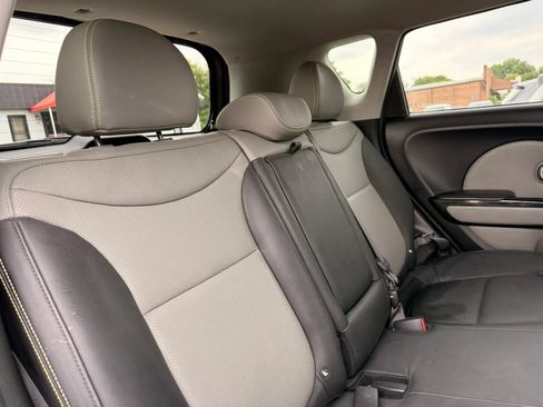 Used 2016 Kia Soul + w/ Primo Package FWD image 34