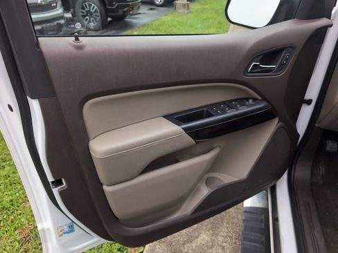 Used 2016 GMC Canyon SLT w/ Driver Alert Package image 16