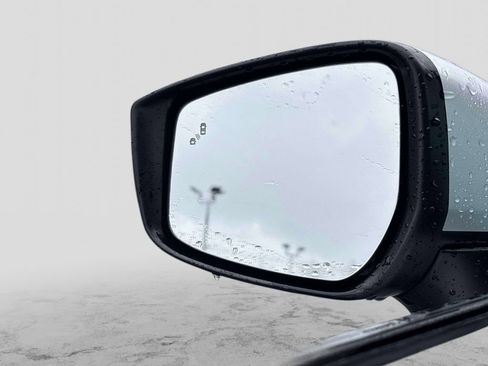 Used 2025 Nissan Versa SV w/ Trunk Package image 29