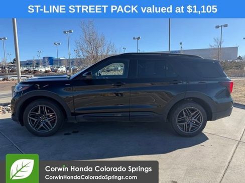 Used 2025 Ford Explorer ST-Line w/ ST-Line Street Pack image 4