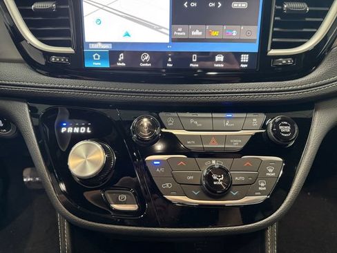New 2027 Chrysler Pacifica Limited AWD/4WD image 3