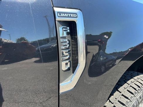 Used 2021 Ford F350 Limited image 8