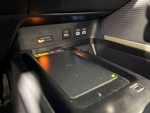 Certified 2025 Toyota Camry SE FWD image 30