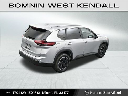 Used 2024 Nissan Rogue SV image 17