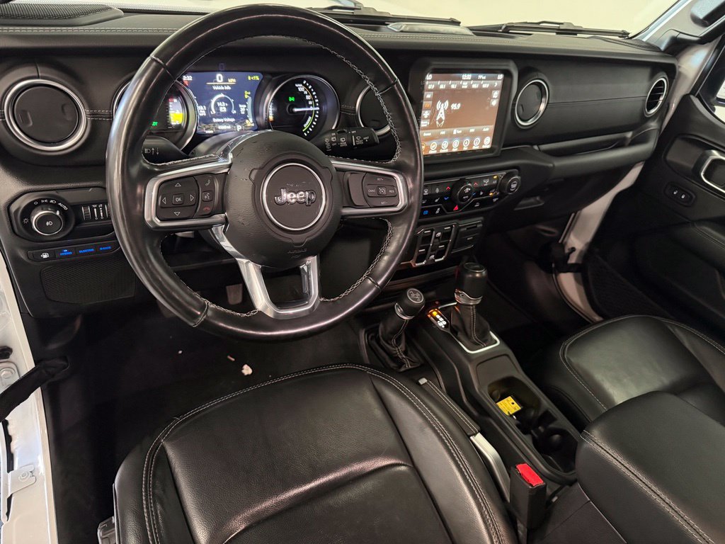 Used 2022 Jeep Wrangler Unlimited Sahara w/ Cold Weather Group AWD/4WD image 11