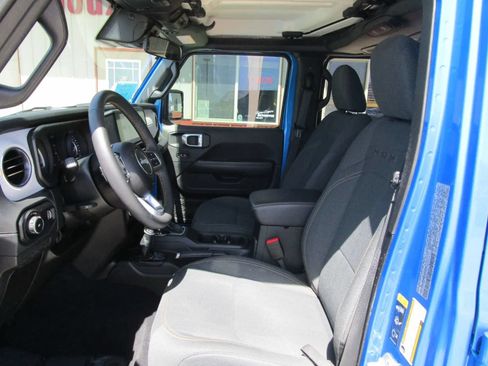 Used 2024 Jeep Wrangler Unlimited Sahara AWD/4WD image 11