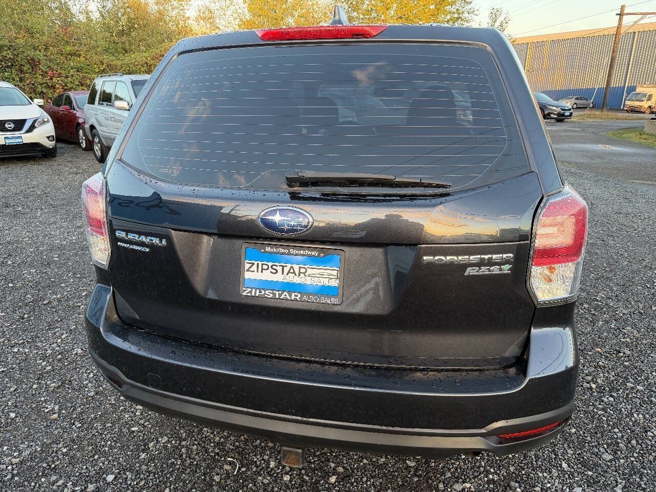 Used 2017 Subaru Forester 2.5i AWD/4WD image 4