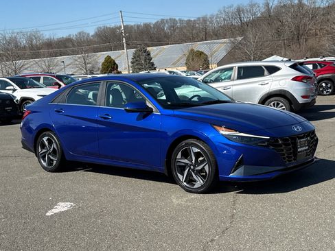 Used 2023 Hyundai Elantra Limited image 1