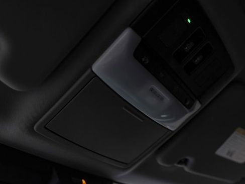 Used 2024 Mitsubishi Outlander SE image 36