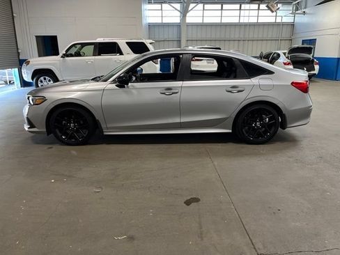 Used 2023 Honda Civic Sport image 6
