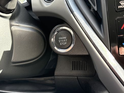 Used 2026 Subaru Crosstrek 2.0i Premium image 32