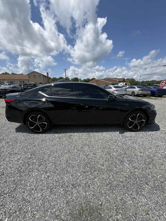 Used 2023 Nissan Altima 2.5 SR AWD/4WD image 7