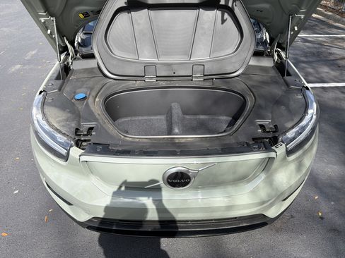 Certified 2022 Volvo XC40 P8 Recharge Plus image 36