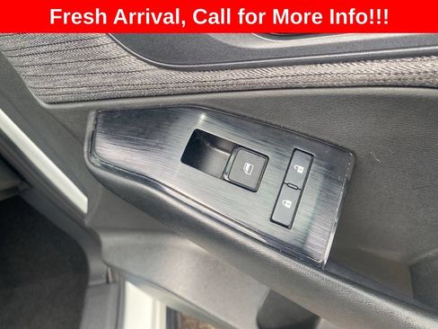 Used 2023 Nissan Rogue S FWD image 18