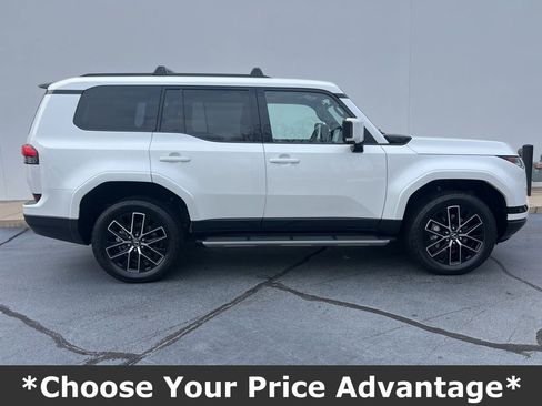 Used 2024 Lexus GX 550 w/ Accessory Package (Z1) image 3