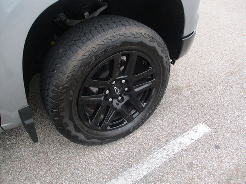 Used 2024 Chevrolet Silverado 1500 LT Trail Boss w/ LT Trail Boss Premium Package AWD/4WD image 21