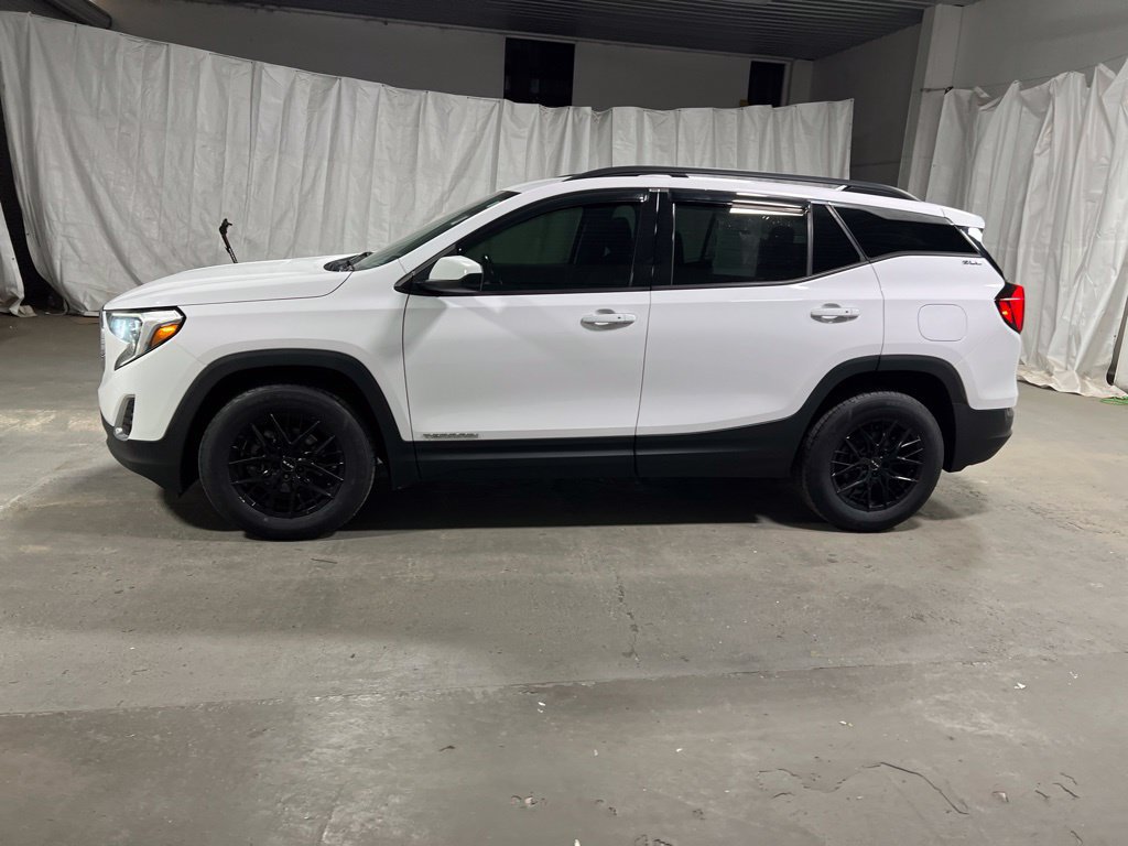 Used 2018 GMC Terrain SLE w/ Driver Convenience Package AWD/4WD image 4