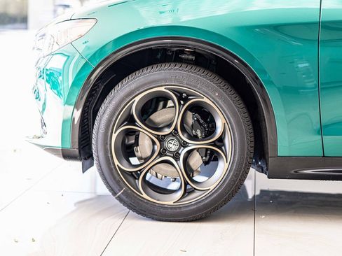 New 2025 Alfa Romeo Stelvio Sprint image 8