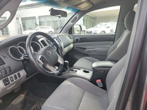 Used 2015 Toyota Tacoma PreRunner image 8
