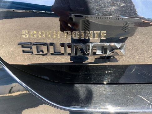 Used 2023 Chevrolet Equinox RS FWD image 10