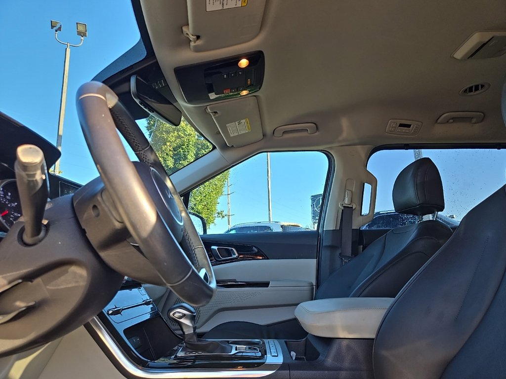 Certified 2024 Kia Carnival EX FWD image 31