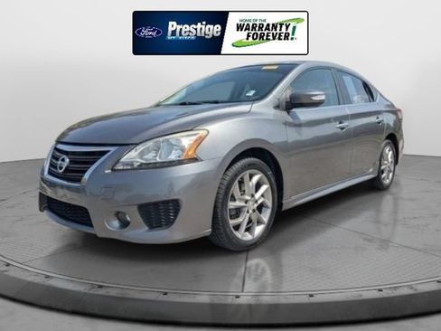 Used 2015 Nissan Sentra SR w/ Navigation Package FWD image 9