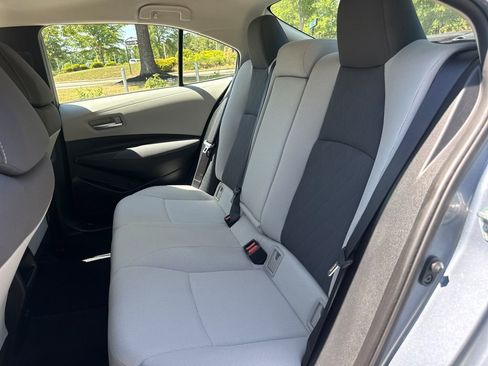 Used 2020 Toyota Corolla LE FWD image 30