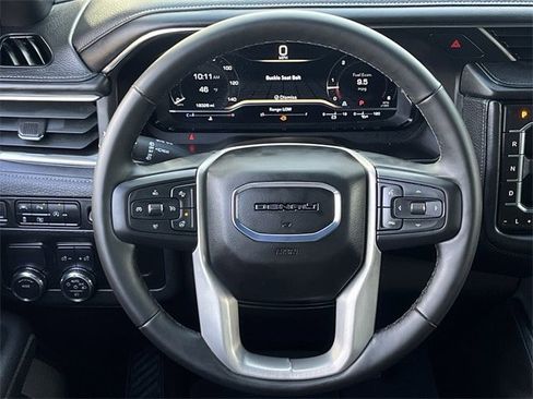 Used 2024 GMC Yukon XL Denali image 13