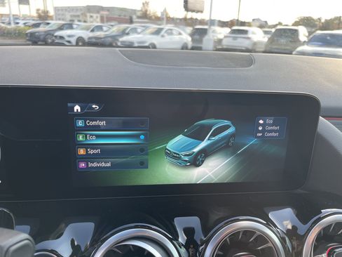 Certified 2025 Mercedes-Benz GLA 250 image 29