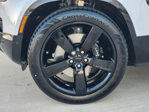 New 2026 Land Rover Defender 130 V8 image 10