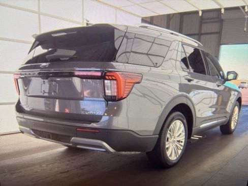 Used 2025 Ford Explorer Platinum w/ LUX Leather Package image 2