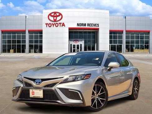 Used 2024 Toyota Camry SE FWD image 1