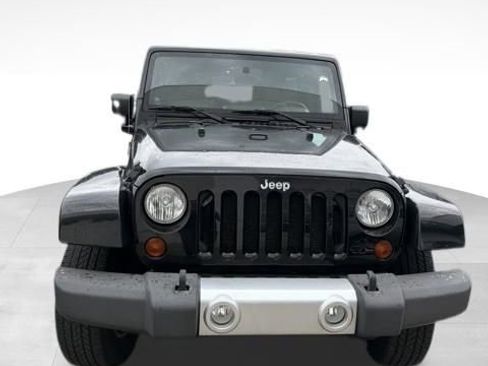 Used 2010 Jeep Wrangler Unlimited Sahara AWD/4WD image 3