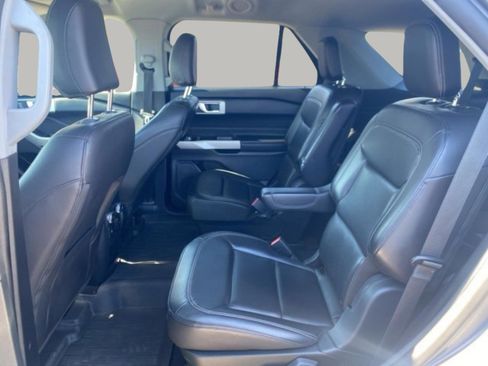 Used 2021 Ford Explorer XLT w/ Equipment Group 202A image 29