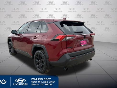 Used 2022 Toyota RAV4 LE image 12