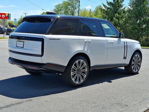 New 2026 Land Rover Range Rover SE AWD/4WD image 3