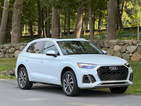 Used 2023 Audi Q5 2.0T Premium Plus w/ Premium Plus Package AWD/4WD image 11