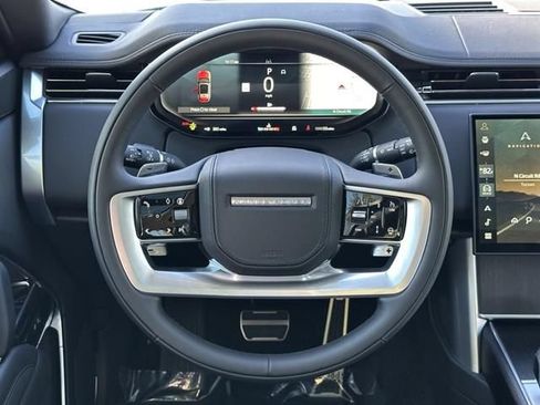 Used 2025 Land Rover Range Rover Long Wheelbase SE AWD/4WD image 17