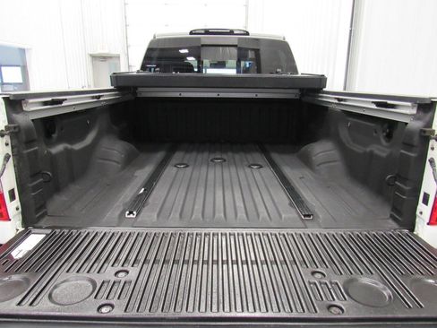 Used 2019 Nissan Titan Platinum Reserve w/ Platinum Utility Package image 17